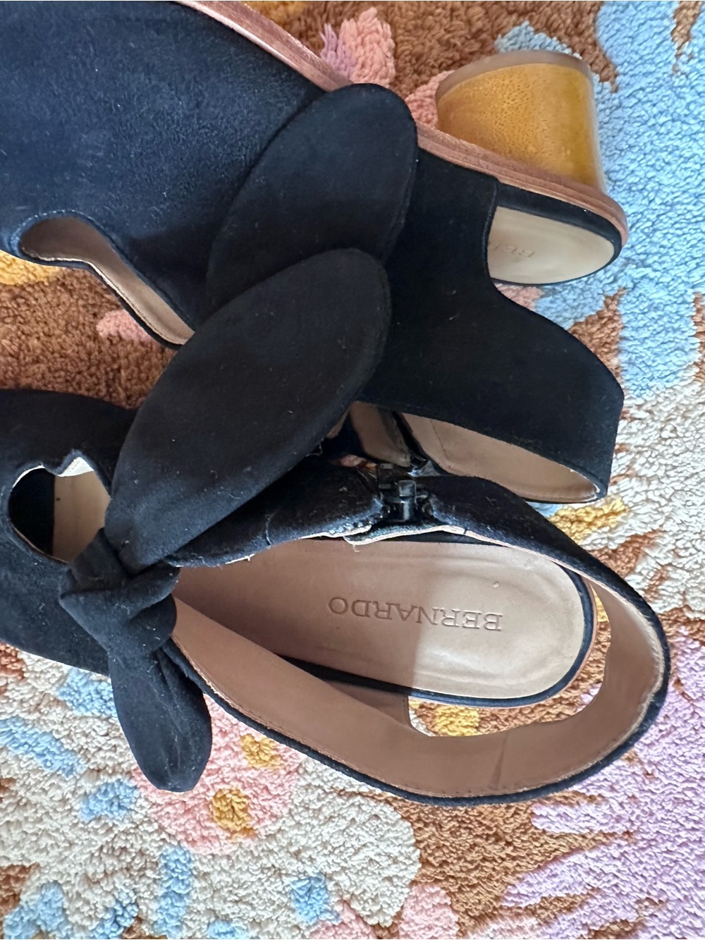 Bernardo Suede Bow Peep Toe Heels 8M Black Wooden Heel Sandals - Picture 7 of 10